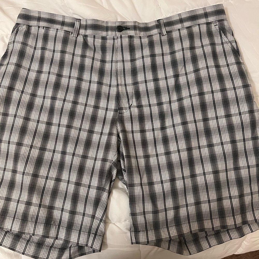 PGA Tour Men's Plaid Golf Shorts Size 42